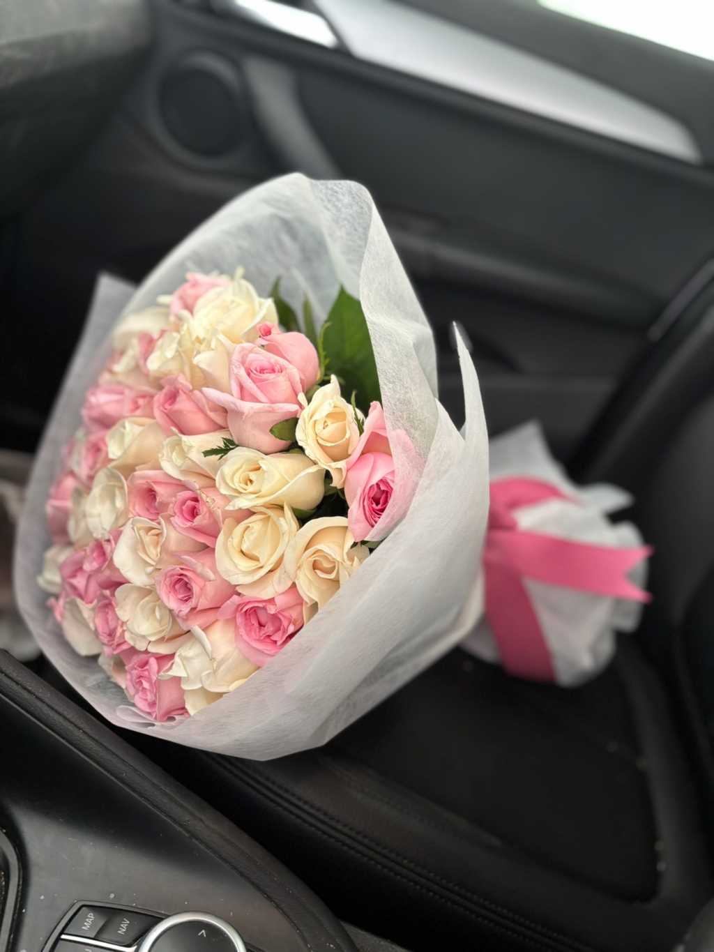 Ramo 48 rosas caricia